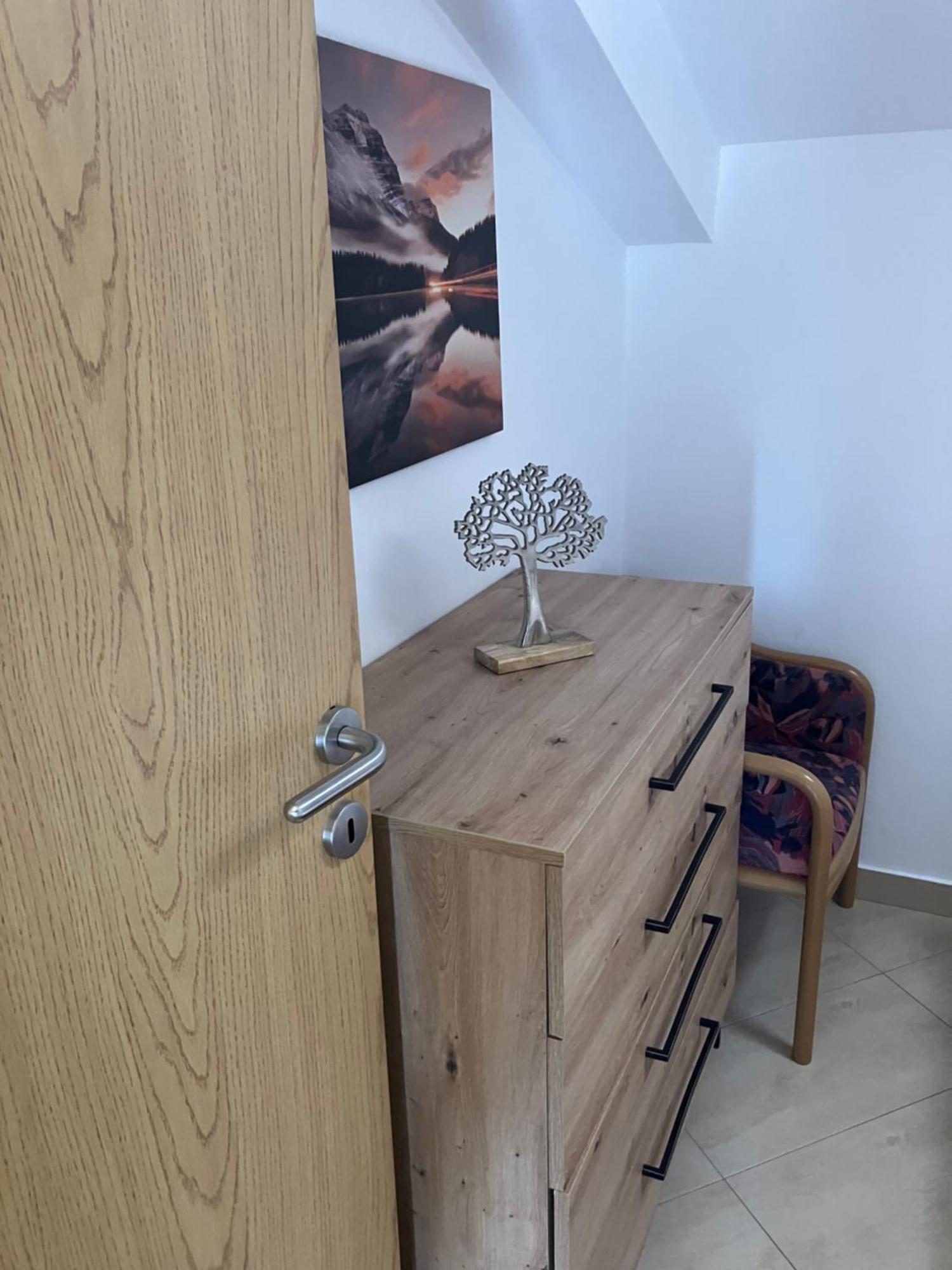 Apartman Voch Zambratija  Exterior photo